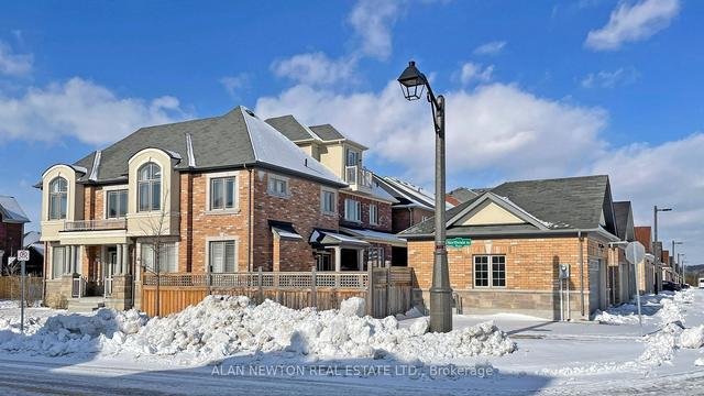 1 Gordon Landon Dr, House detached with 4 bedrooms, 4 bathrooms and 3 parking in Markham ON | Image 12