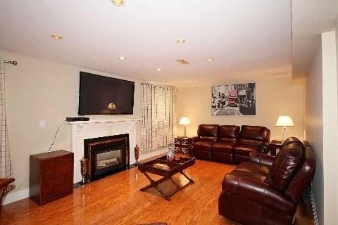 86 Wycliffe Ave, House detached with 4 bedrooms, 5 bathrooms and 6 parking in Vaughan ON | Image 3