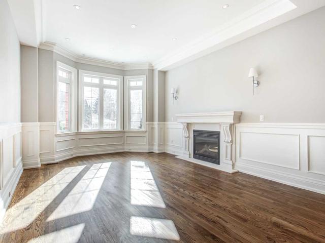 2 Geranium Crt, House detached with 5 bedrooms, 7 bathrooms and 9 parking in Toronto ON | Image 10