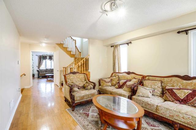 Upper - 23 Trasure Dr, House detached with 4 bedrooms, 3 bathrooms and 3 parking in Brampton ON | Image 4
