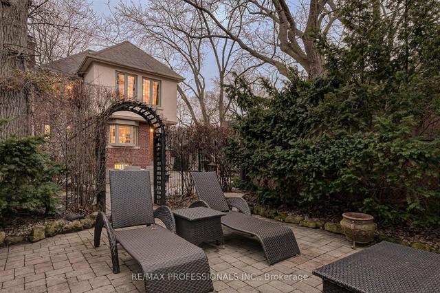 62 Willingdon Blvd, House detached with 3 bedrooms, 3 bathrooms and 3 parking in Toronto ON | Image 35