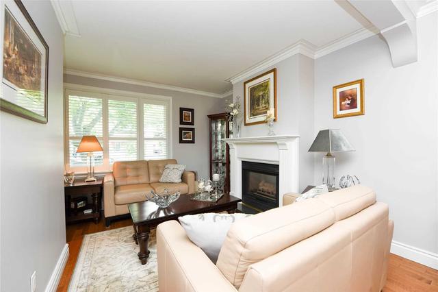 21 Westleigh Cres, House detached with 3 bedrooms, 3 bathrooms and 4 parking in Toronto ON | Image 23