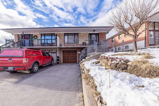 4 Grenadine Crt, House semidetached with 4 bedrooms, 3 bathrooms and 3 parking in Toronto ON | Image 1