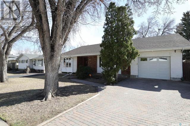 99 Arlington Street, House detached with 4 bedrooms, 3 bathrooms and null parking in Regina SK | Image 2