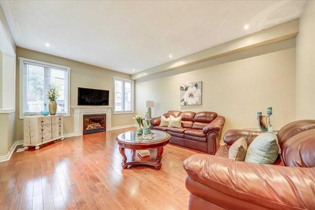 11 Martinau Dr S, House detached with 4 bedrooms, 5 bathrooms and 7 parking in Markham ON | Image 32