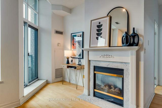 ph08 - 70 Alexander St, Condo with 2 bedrooms, 2 bathrooms and 1 parking in Toronto ON | Image 5