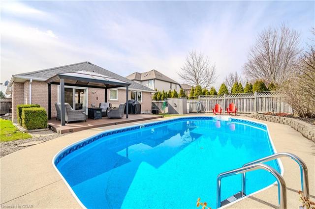 40 Merganser Drive, House detached with 4 bedrooms, 2 bathrooms and 3 parking in Guelph ON | Image 31