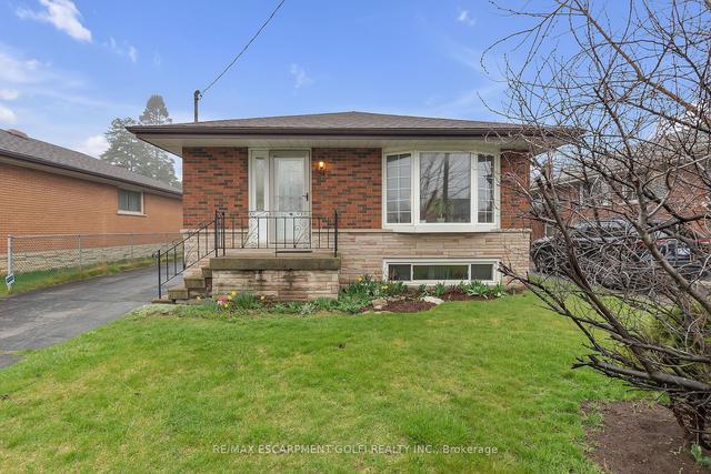 196 Tuxedo Ave S, House detached with 3 bedrooms, 2 bathrooms and 4 parking in Hamilton ON | Image 12