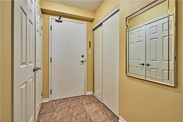 210 - 55 Shipway Ave, Condo with 2 bedrooms, 1 bathrooms and 2 parking in Clarington ON | Image 4