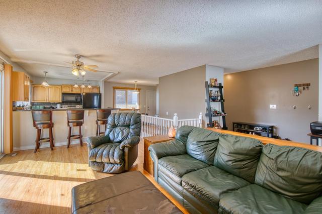 11240 Braeside Drive Sw, House detached with 3 bedrooms, 2 bathrooms and 3 parking in Calgary AB | Image 7
