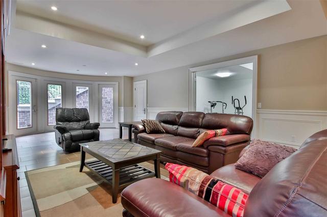 17 Frank Crt, House detached with 6 bedrooms, 8 bathrooms and 12 parking in Richmond Hill ON | Image 26