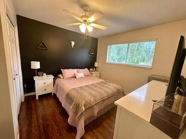 109 12th Avenue, House detached with 4 bedrooms, 2 bathrooms and null parking in Kootenay Boundary B BC | Image 18