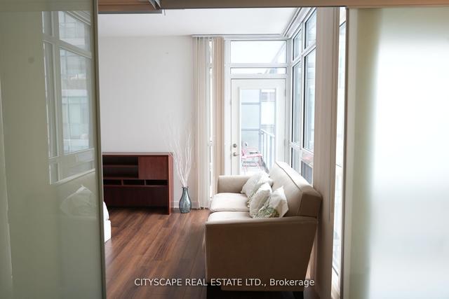 1501 - 210 Simcoe St, Condo with 2 bedrooms, 1 bathrooms and 0 parking in Toronto ON | Image 6