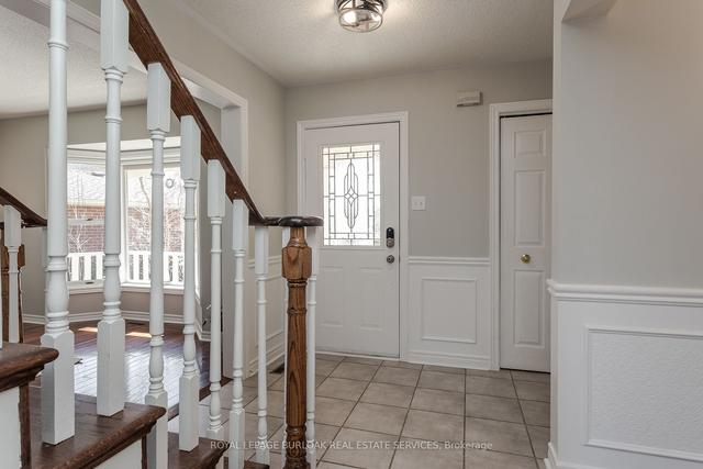 37 Strathroy Cres, House detached with 3 bedrooms, 3 bathrooms and 4 parking in Hamilton ON | Image 33