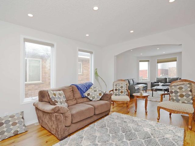 11 Gosling Gdns, House detached with 4 bedrooms, 4 bathrooms and 4 parking in Guelph ON | Image 37