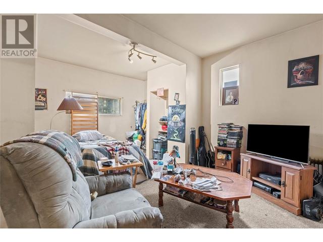 2300 35 Avenue, Home with 0 bedrooms, 0 bathrooms and 6 parking in Vernon BC | Image 9