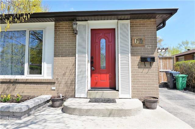 62 Rutherford Rd N, House detached with 3 bedrooms, 2 bathrooms and 2 parking in Brampton ON | Image 2