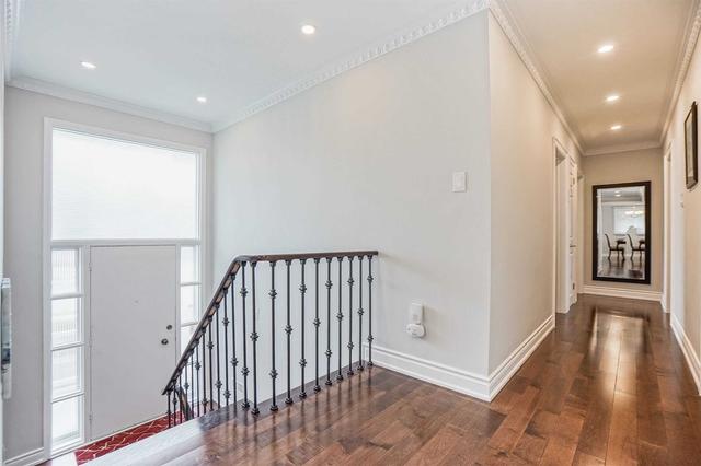 8 Derwent Crt, House detached with 3 bedrooms, 4 bathrooms and 6 parking in Toronto ON | Image 38