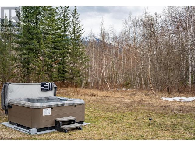 3108 Airport Way, House detached with 8 bedrooms, 7 bathrooms and null parking in Columbia Shuswap B BC | Image 52