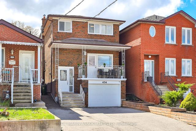 434 Westmount Ave, House detached with 3 bedrooms, 3 bathrooms and 5 parking in Toronto ON | Image 12