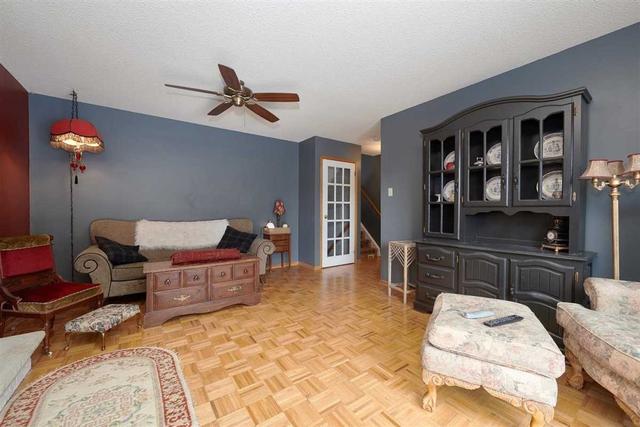 76 Lillian Cres, House detached with 3 bedrooms, 2 bathrooms and 4 parking in Barrie ON | Image 8