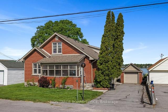28 Ridley St, House detached with 3 bedrooms, 2 bathrooms and 5 parking in Prince Edward County ON | Image 30
