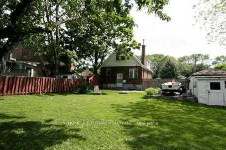 52 St Quentin Ave, House detached with 2 bedrooms, 2 bathrooms and 5 parking in Toronto ON | Image 2