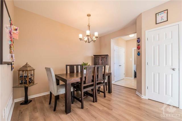404 Sweetflag Street, Townhouse with 3 bedrooms, 3 bathrooms and 2 parking in Ottawa ON | Image 10