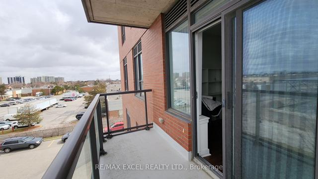 301 - 1038 Mcnicoll Ave, Condo with 2 bedrooms, 2 bathrooms and 1 parking in Toronto ON | Image 8