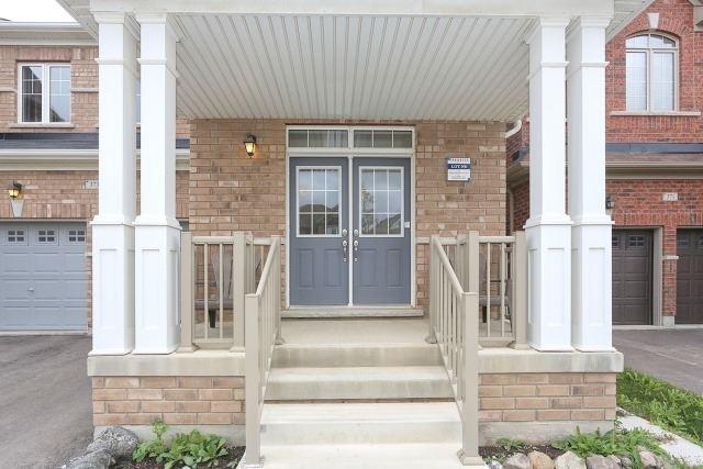 373 Robert Parkinson Dr, House detached with 4 bedrooms, 3 bathrooms and 2 parking in Brampton ON | Image 2