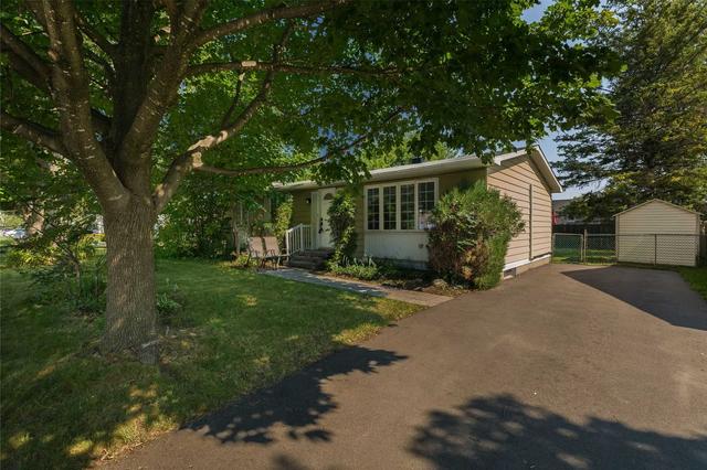 21 Overlake Dr, House detached with 3 bedrooms, 2 bathrooms and 2 parking in Ottawa ON | Image 1