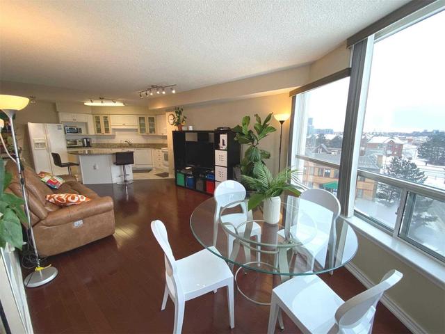 710 - 9015 Leslie St, Condo with 3 bedrooms, 2 bathrooms and 1 parking in Richmond Hill ON | Image 2