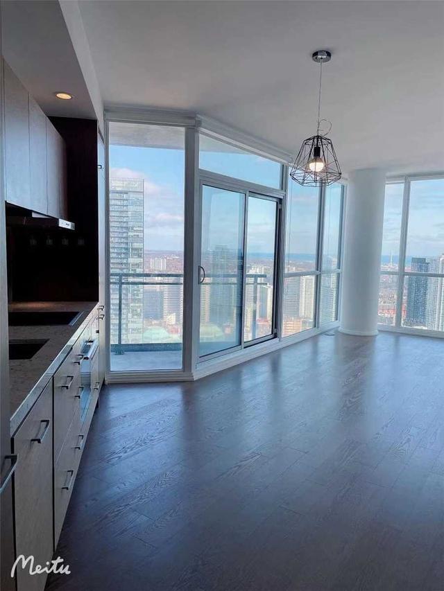 4712 - 45 Charles St E, Condo with 2 bedrooms, 2 bathrooms and 1 parking in Toronto ON | Image 12