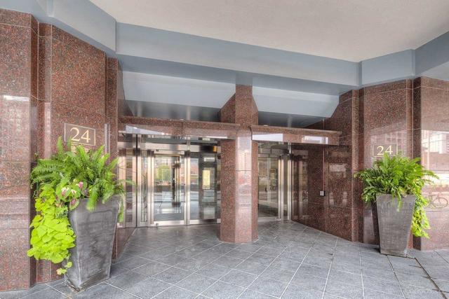 1011 - 24 Wellesley St W, Condo with 2 bedrooms, 2 bathrooms and 1 parking in Toronto ON | Image 23