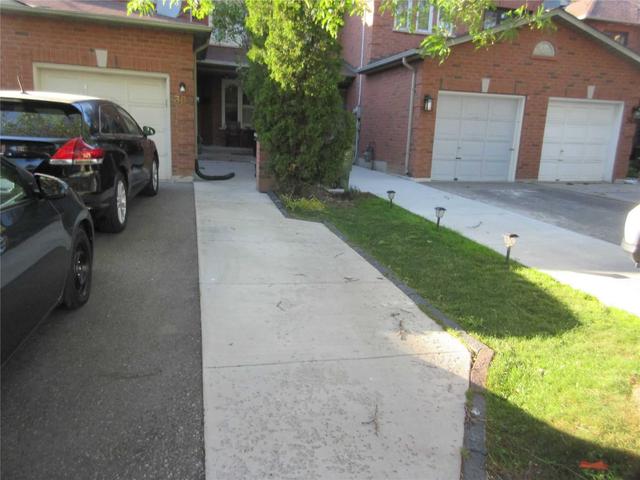 364 Queens Dr, House attached with 3 bedrooms, 4 bathrooms and 4 parking in Toronto ON | Image 12
