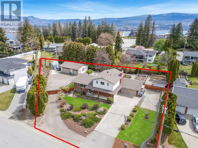 2401 Crestview Road, House detached with 5 bedrooms, 4 bathrooms and 5 parking in West Kelowna BC | Image 3