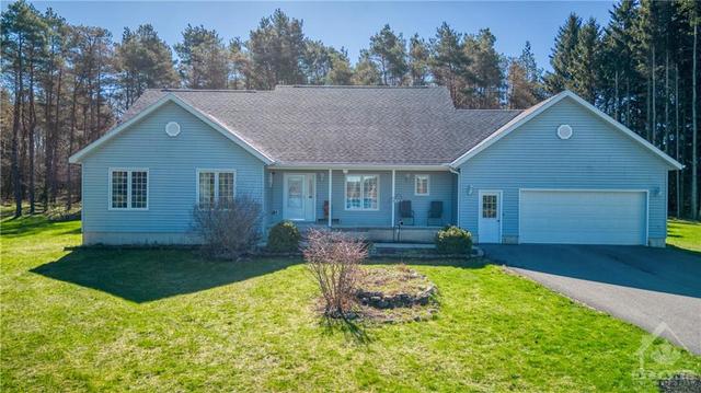 9 Trotters Lane, House detached with 3 bedrooms, 2 bathrooms and 8 parking in Rideau Lakes ON | Image 1