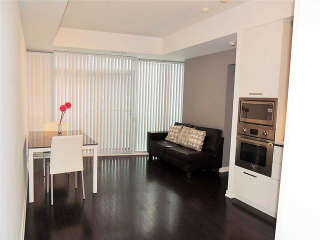 1710 - 14 York St, Condo with 1 bedrooms, 1 bathrooms and 0 parking in Toronto ON | Image 2