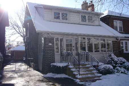 133 Deloraine Ave, House detached with 3 bedrooms, 2 bathrooms and 2 parking in Toronto ON | Image 1