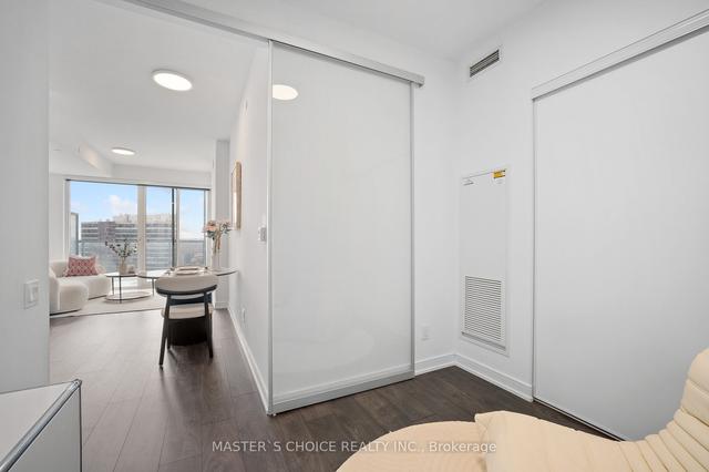 3313 - 3 Gloucester St, Condo with 2 bedrooms, 2 bathrooms and 0 parking in Toronto ON | Image 4