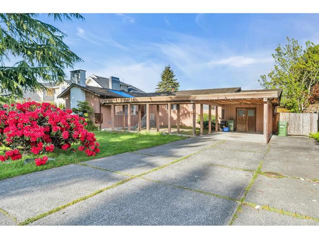 6351 Chatsworth Road, House detached with 4 bedrooms, 2 bathrooms and null parking in Richmond BC | Card Image