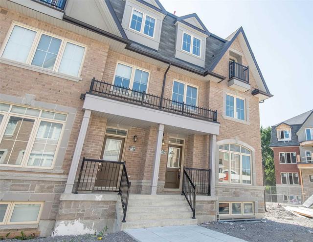 1 - 4 Eaton Park Lane, Townhouse with 3 bedrooms, 3 bathrooms and 1 parking in Toronto ON | Image 1