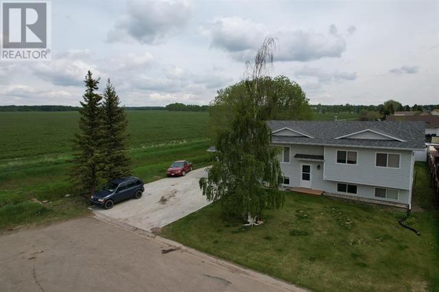 1122 7 Avenue W, House detached with 4 bedrooms, 2 bathrooms and 4 parking in Beaverlodge AB | Image 3