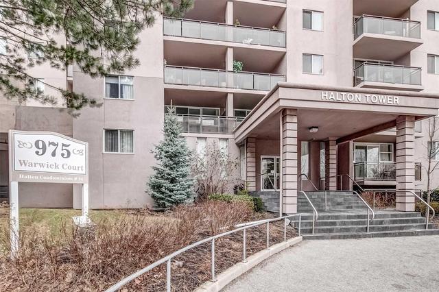 202 - 975 Warwick Crt, Condo with 2 bedrooms, 1 bathrooms and 1 parking in Burlington ON | Image 1