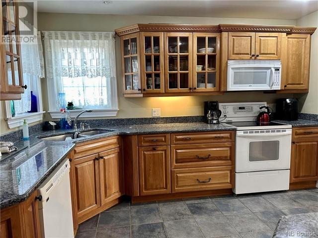 1170 Route 105, House detached with 5 bedrooms, 4 bathrooms and null parking in Douglas NB | Image 32
