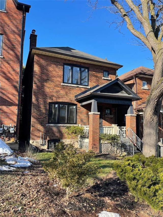 342 Glenholme Ave, House detached with 3 bedrooms, 2 bathrooms and 1 parking in Toronto ON | Image 1