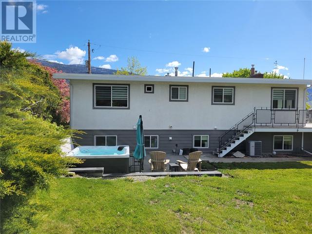 24 Finch Crescent, House detached with 4 bedrooms, 2 bathrooms and 4 parking in Osoyoos BC | Image 3