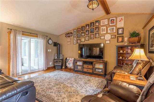2115 County Road 620 Rd, House detached with 3 bedrooms, 2 bathrooms and 26 parking in North Kawartha ON | Image 6