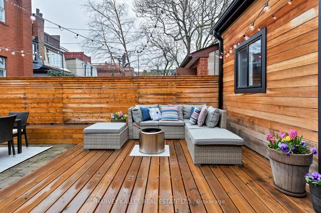 517 Manning Ave, House semidetached with 4 bedrooms, 3 bathrooms and 1.5 parking in Toronto ON | Image 8