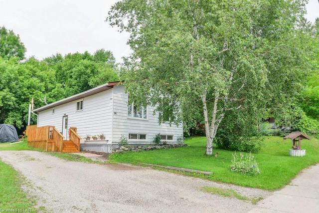 96 Hiram Street, House detached with 4 bedrooms, 1 bathrooms and null parking in Bracebridge ON | Image 1